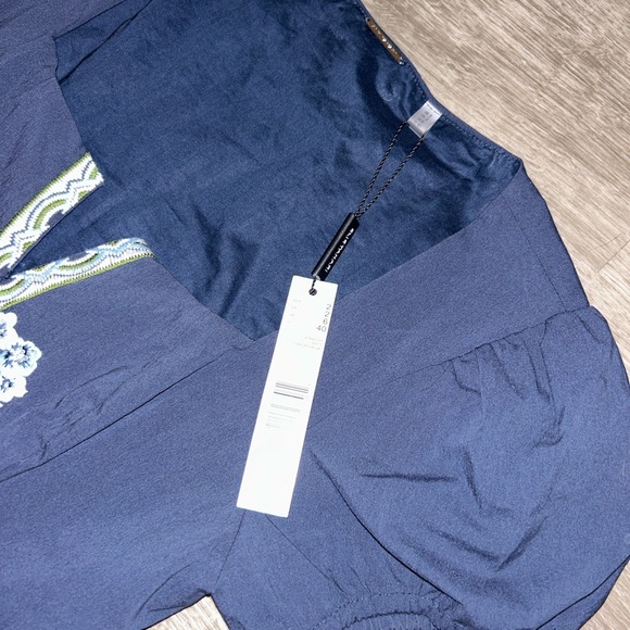 ELIE TAHARI The Faye Pleated Floral-Embroidered Midi Dress - Picture 10 of 16